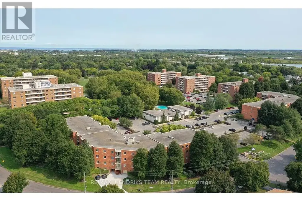 303 - 49 Leaside Drive, St. Catharines (Carlton/Bunting)