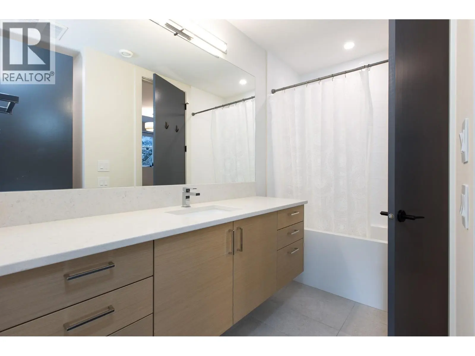 5650 The Edge Place Unit# 108. Kelowna, British Columbia