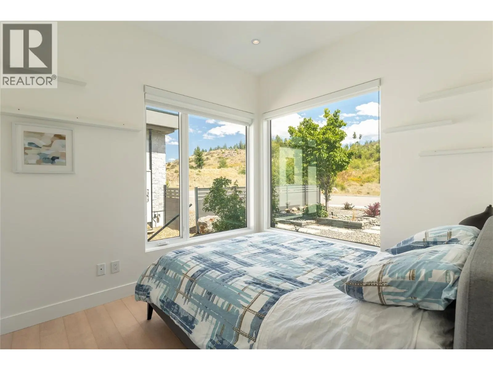 5552 Upper Mission Drive. Kelowna, British Columbia