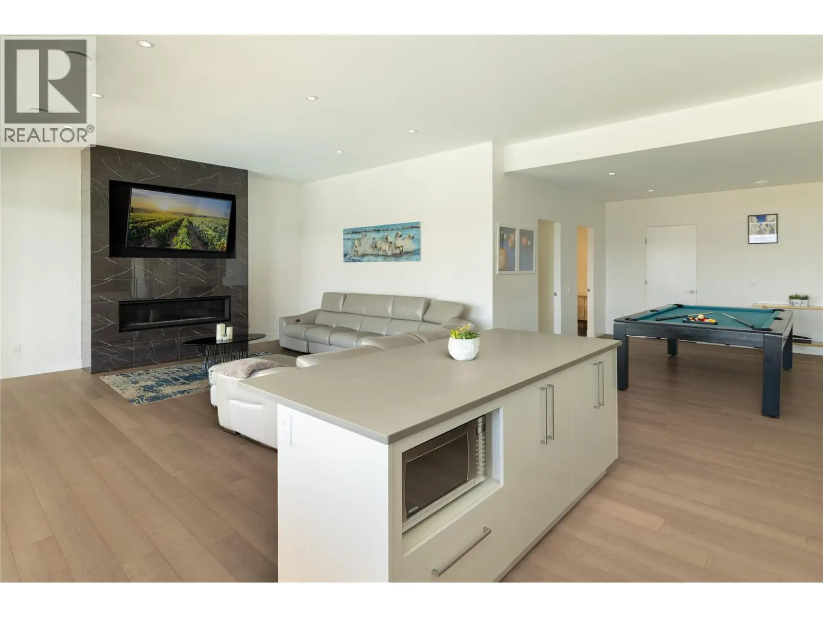 5552 Upper Mission Drive. Kelowna, British Columbia