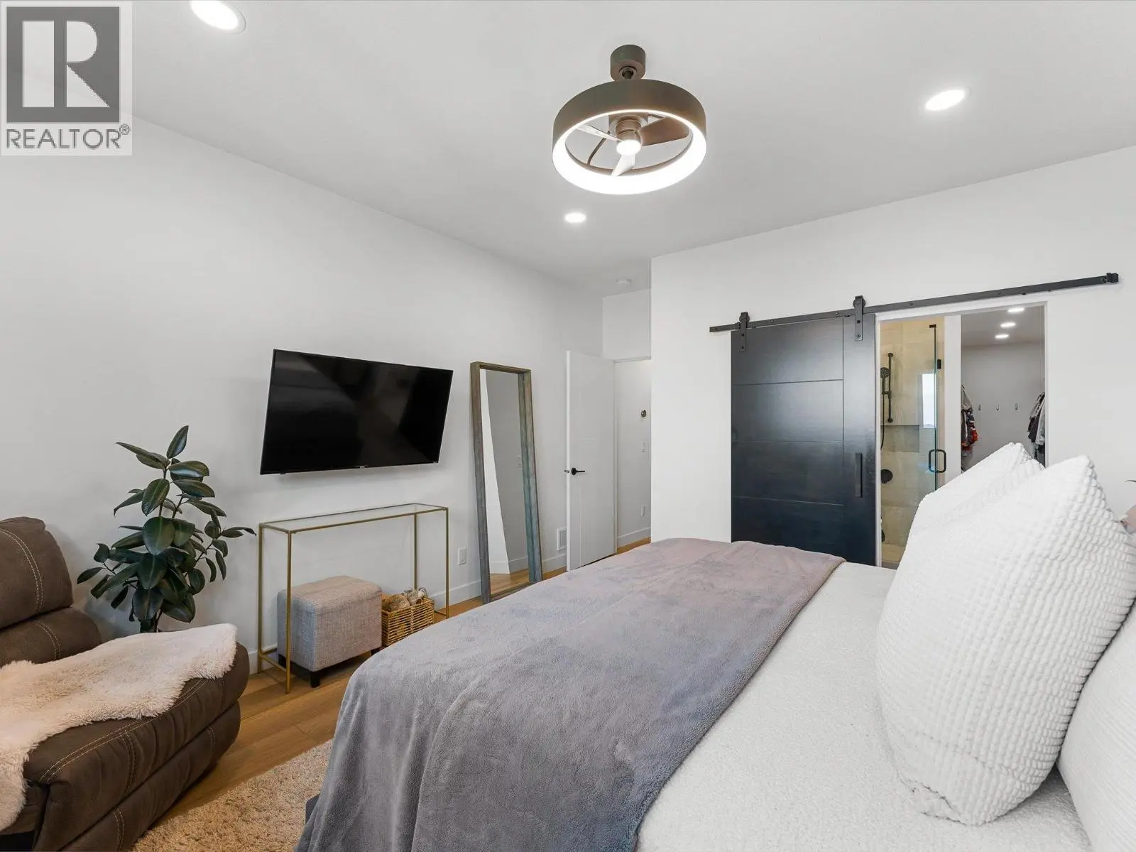 208 Skyland Drive. Kelowna, British Columbia