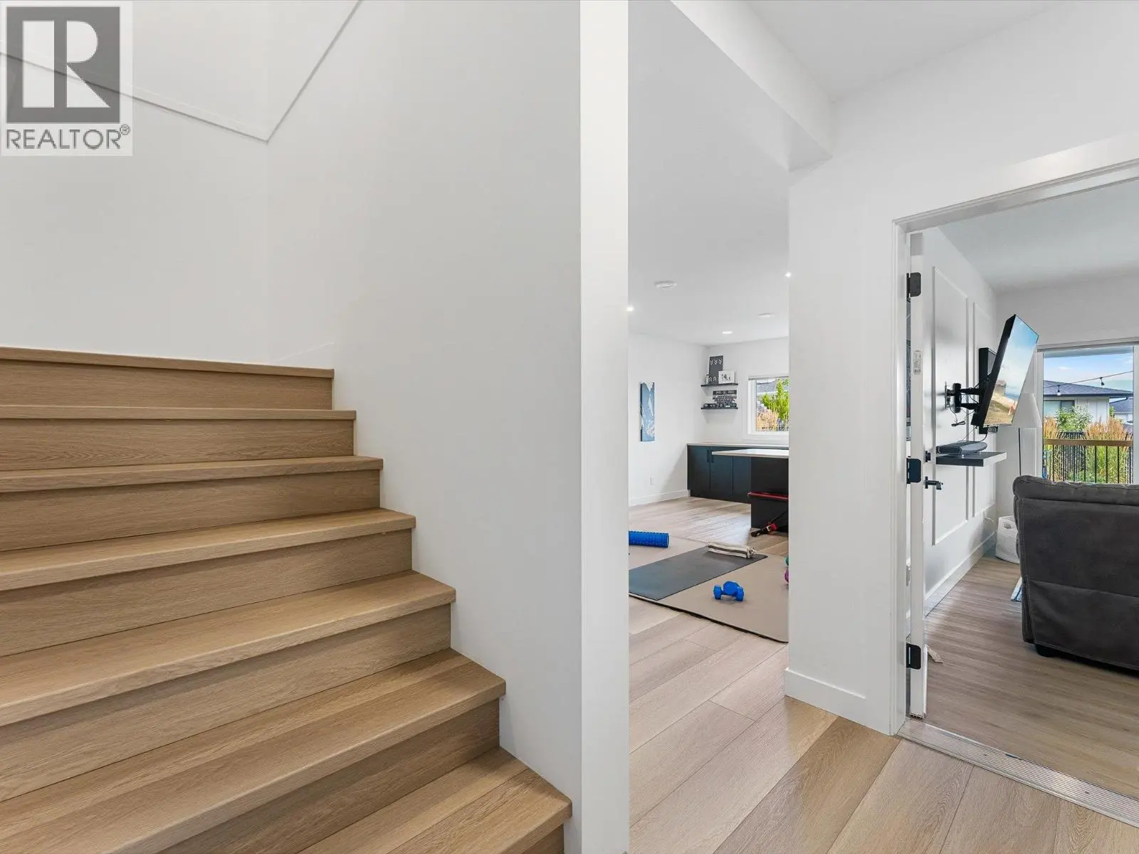 208 Skyland Drive. Kelowna, British Columbia