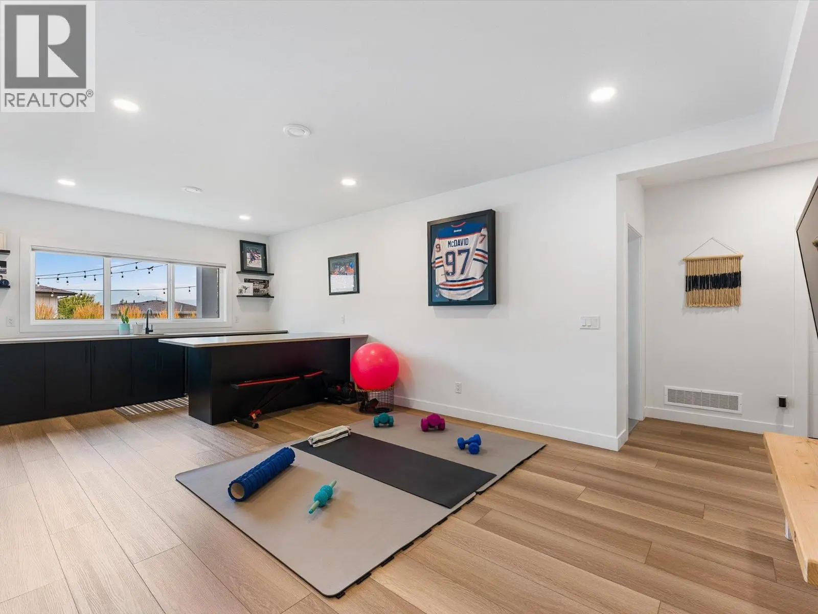 208 Skyland Drive. Kelowna, British Columbia