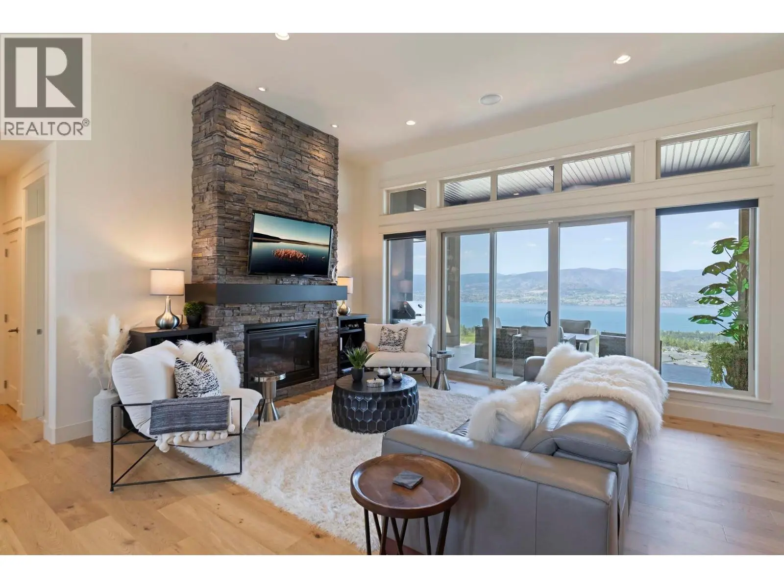 722 Kuipers Crescent. Kelowna, British Columbia