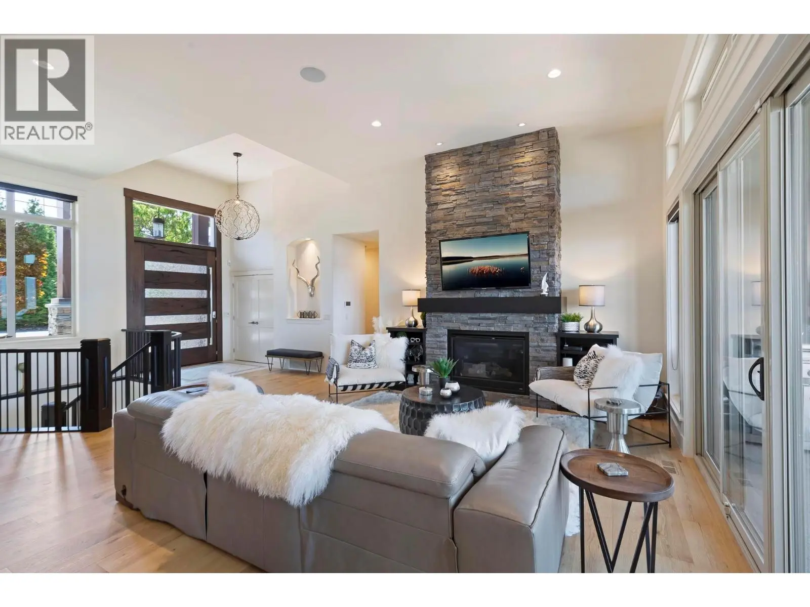 722 Kuipers Crescent. Kelowna, British Columbia