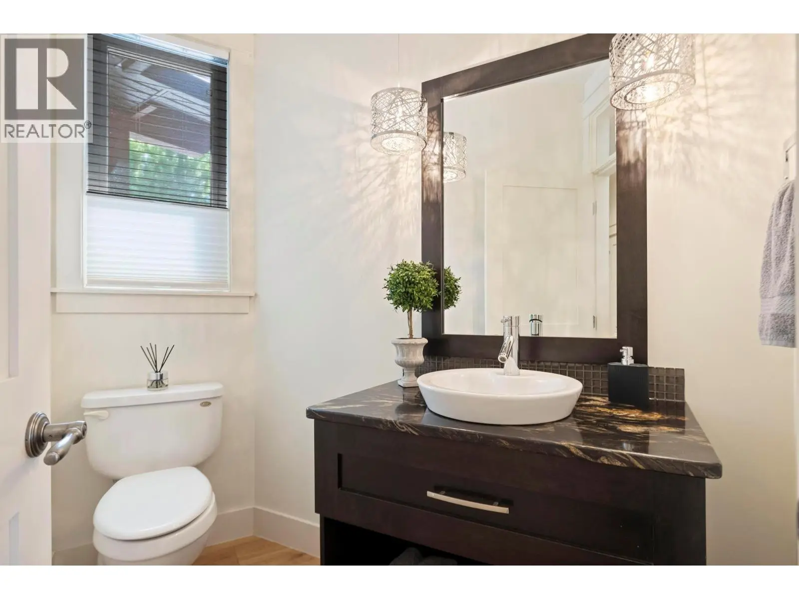 722 Kuipers Crescent. Kelowna, British Columbia