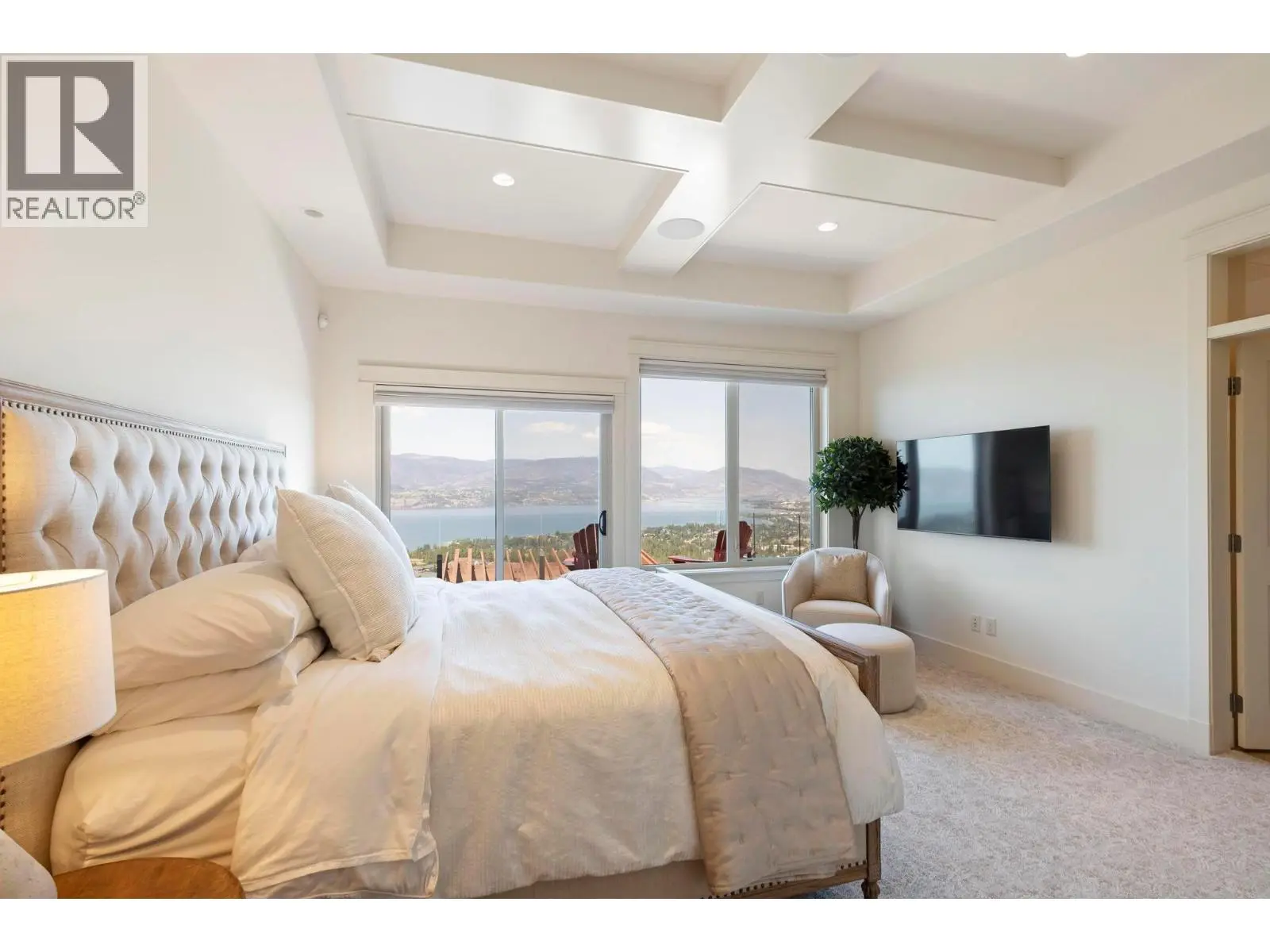 722 Kuipers Crescent. Kelowna, British Columbia