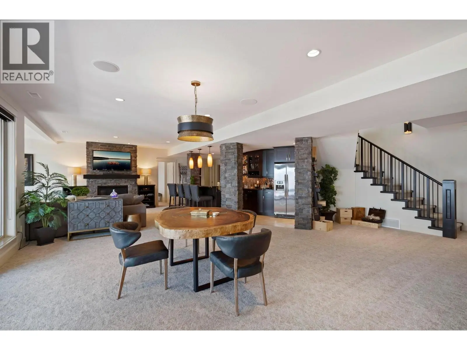 722 Kuipers Crescent. Kelowna, British Columbia