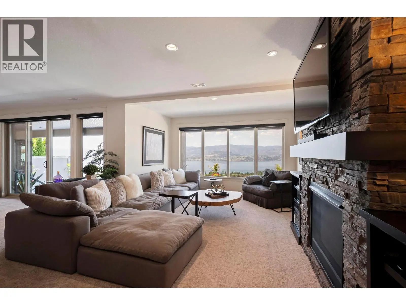 722 Kuipers Crescent. Kelowna, British Columbia