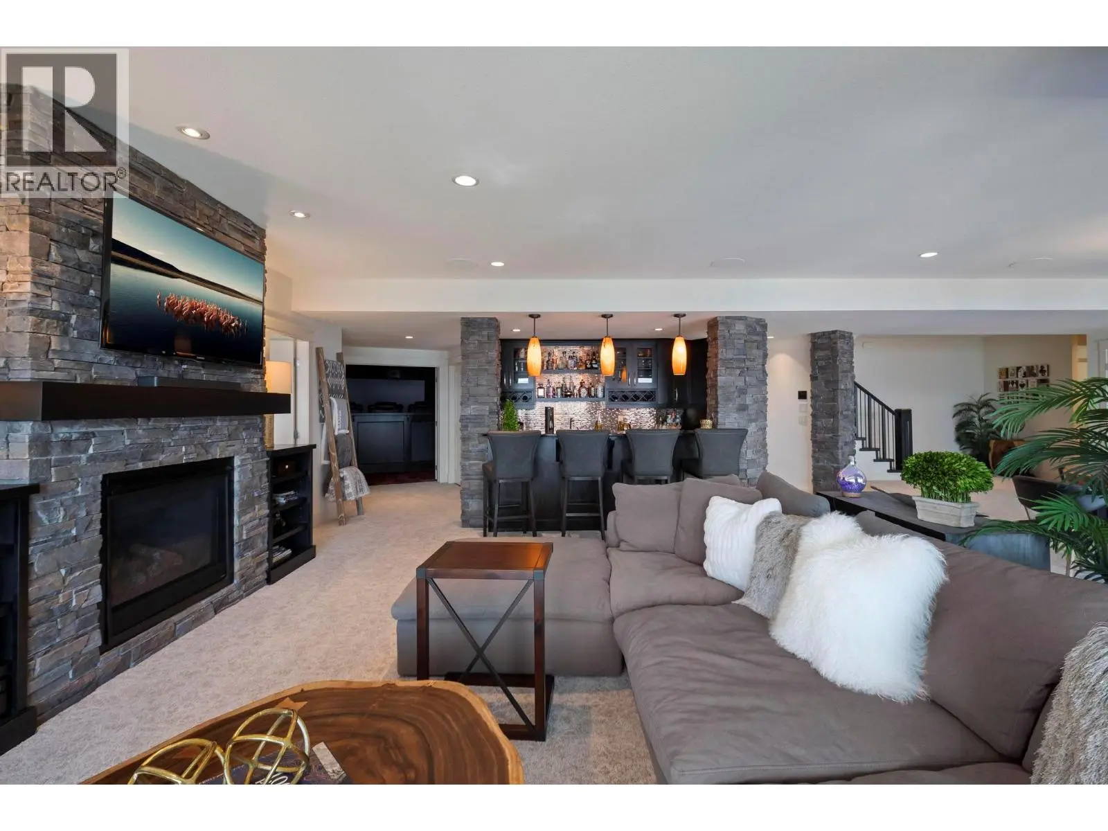 722 Kuipers Crescent. Kelowna, British Columbia