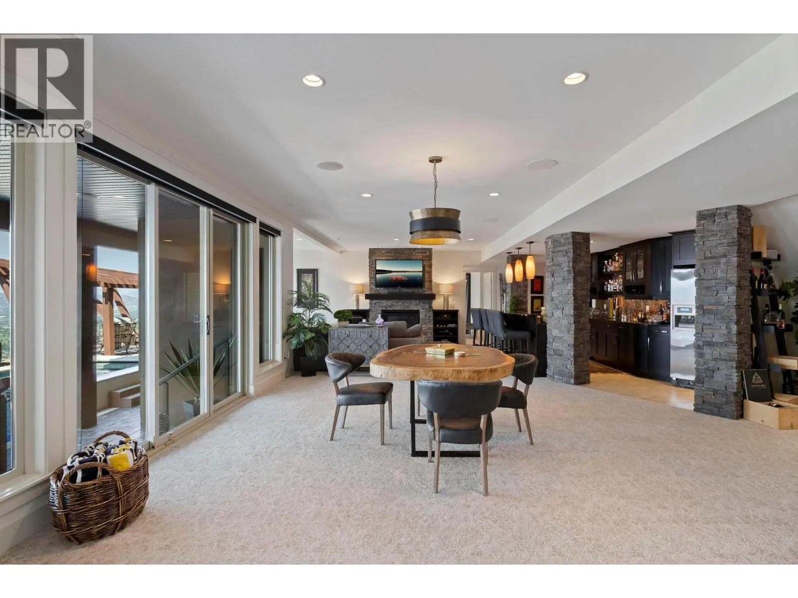 722 Kuipers Crescent. Kelowna, British Columbia