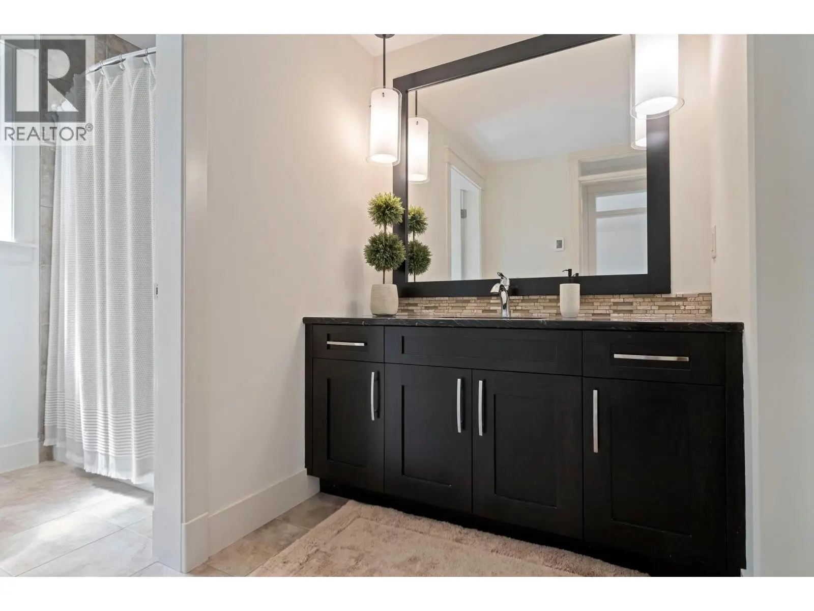 722 Kuipers Crescent. Kelowna, British Columbia