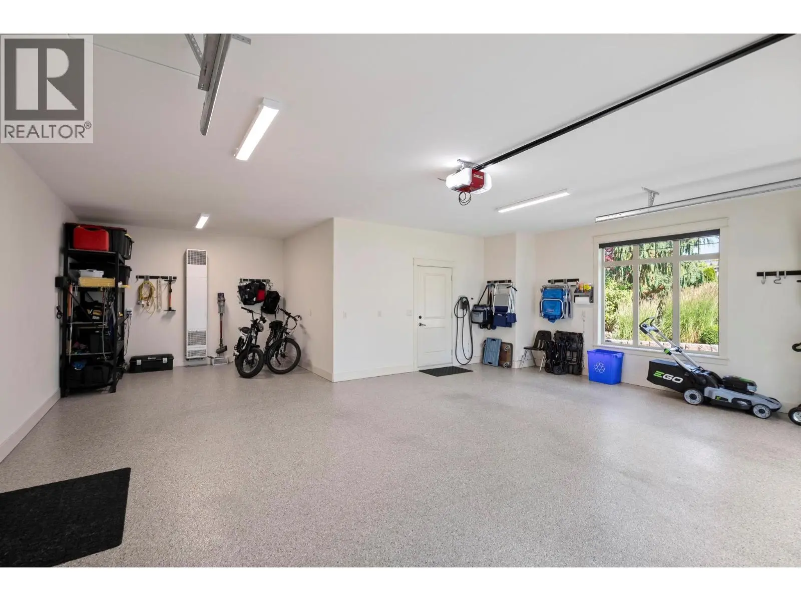 722 Kuipers Crescent. Kelowna, British Columbia