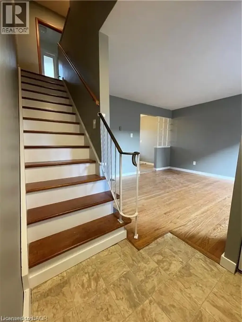 683 Coronation Boulevard Unit# 2, Cambridge