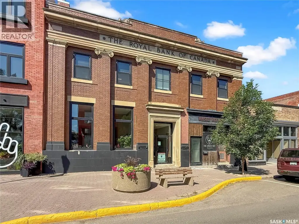 42 Central Avenue N, Swift Current
