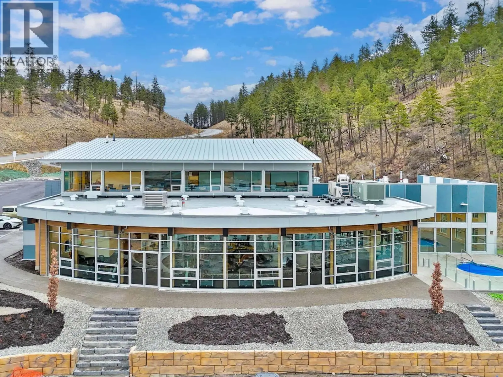 3548 Arrowroot Drive. Kelowna, British Columbia