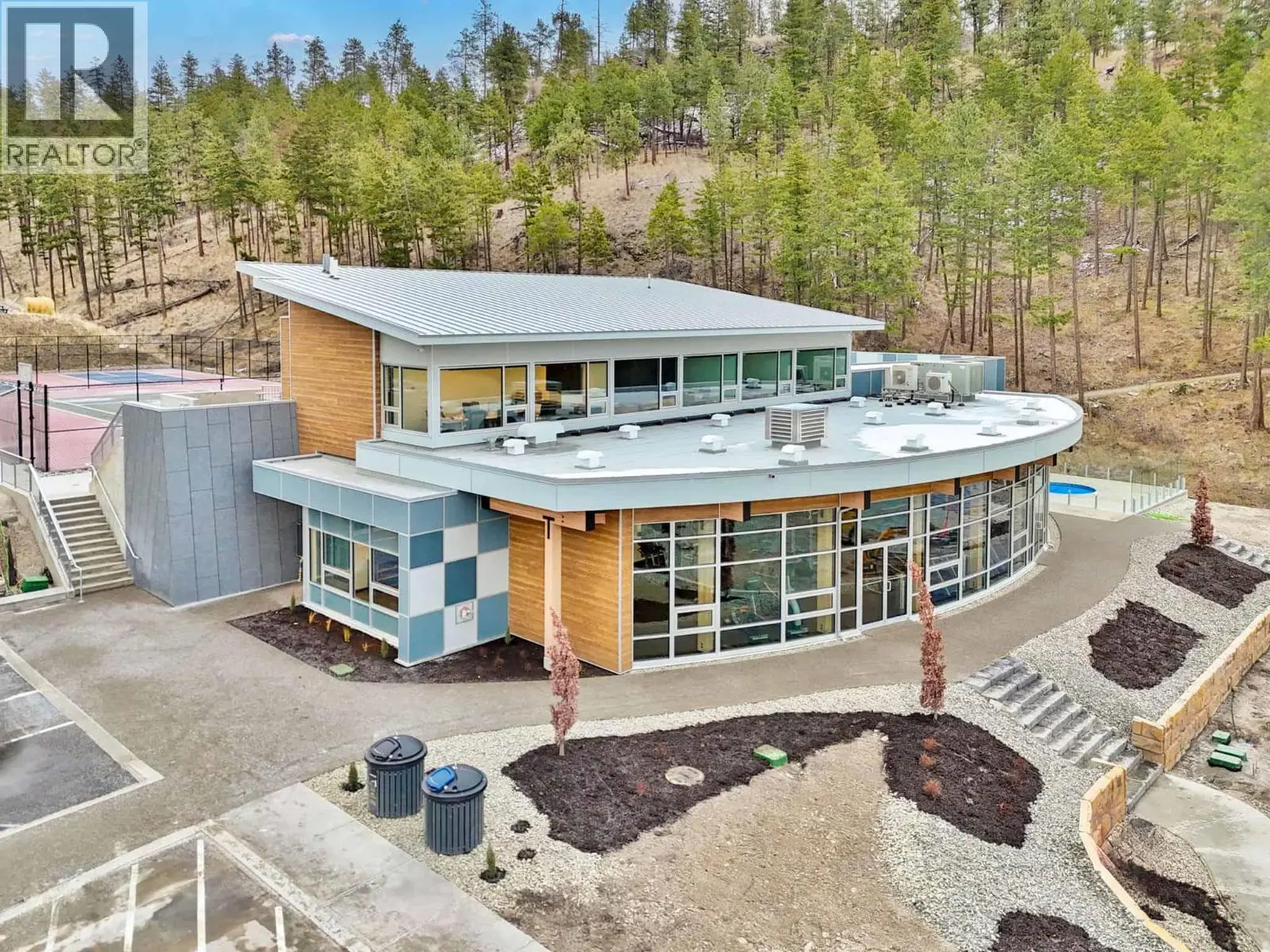 3548 Arrowroot Drive. Kelowna, British Columbia