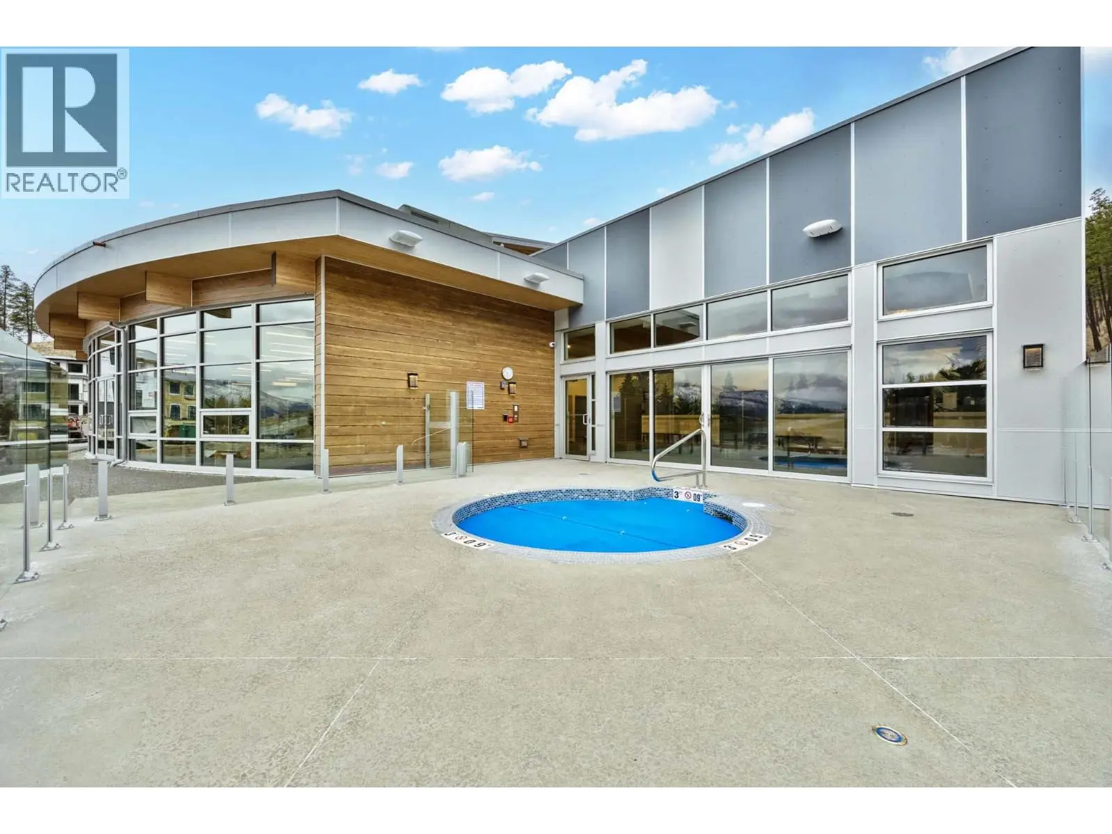 3548 Arrowroot Drive. Kelowna, British Columbia