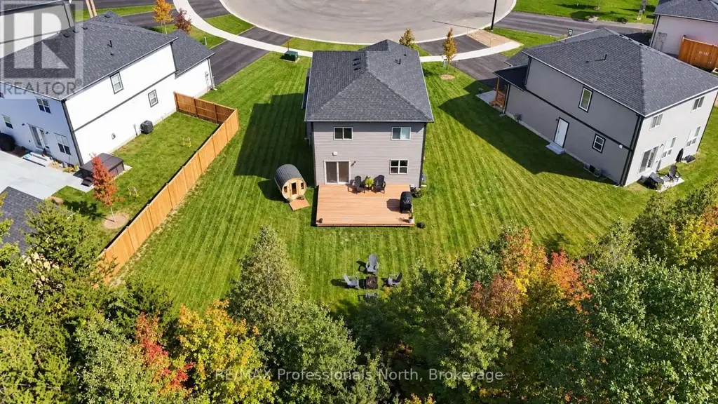 33 Whitehorn Park Road W, Bracebridge (Macaulay)