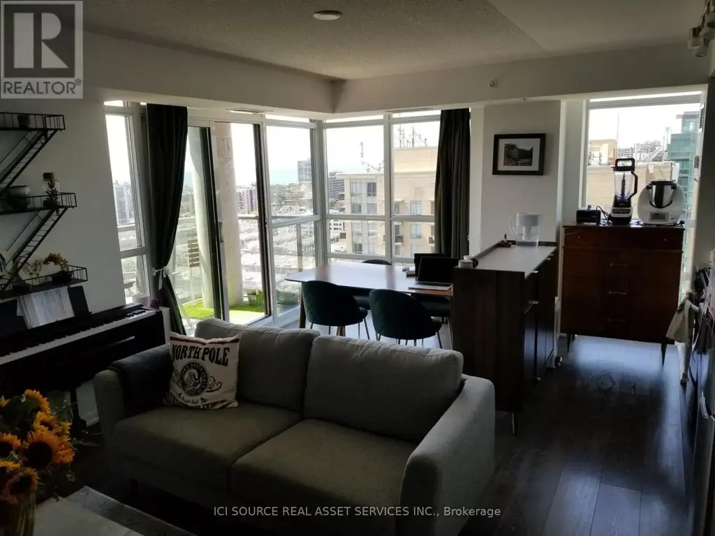 Lp-09 - 68 Abell Street, Toronto (Little Portugal)