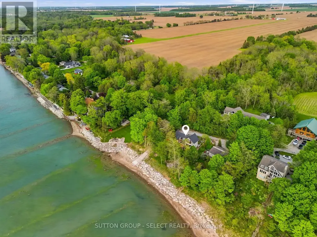 5284 Cliff Road, Lambton Shores (Forest)