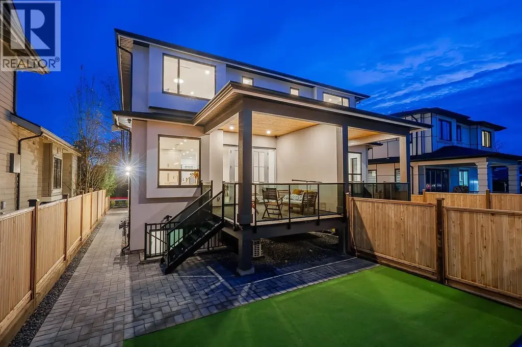 2 4557 Parker Street, Burnaby
