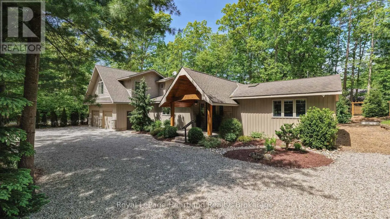 10308 Beach O' Pines Road, Lambton Shores (Grand Bend)
