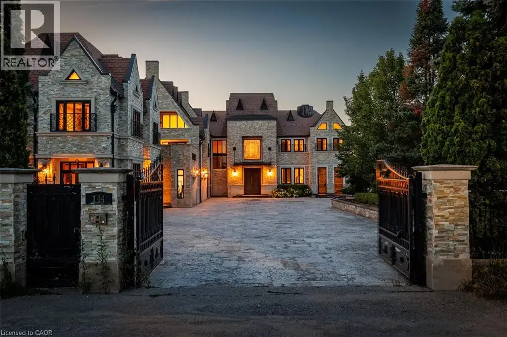 144 Lake Drive E, Georgina