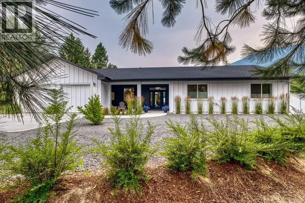 1217 Mcphee Road, Castlegar