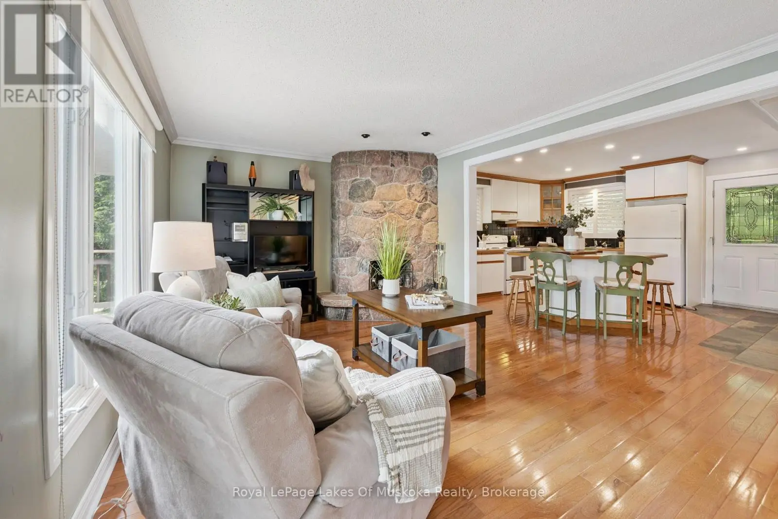 1082 Kawagama Lake Road, Algonquin Highlands (Sherborne)