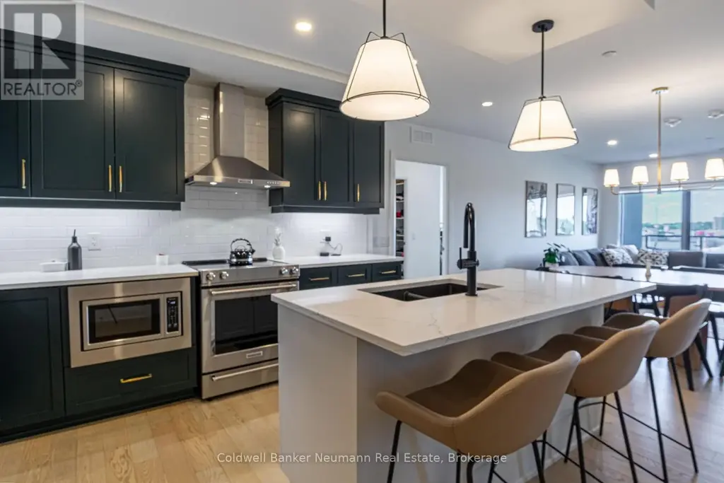 1206 - 71 Wyndham Street S, Guelph (St. Patrick's Ward)