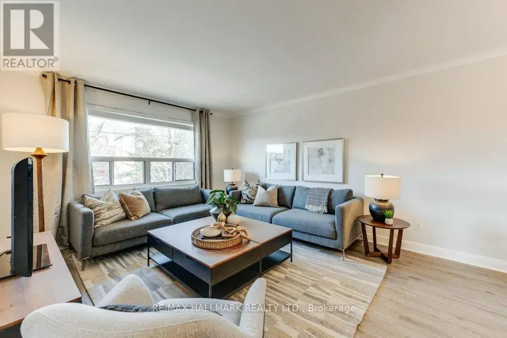 Upper - 225 Woodville Avenue, Toronto (East York)