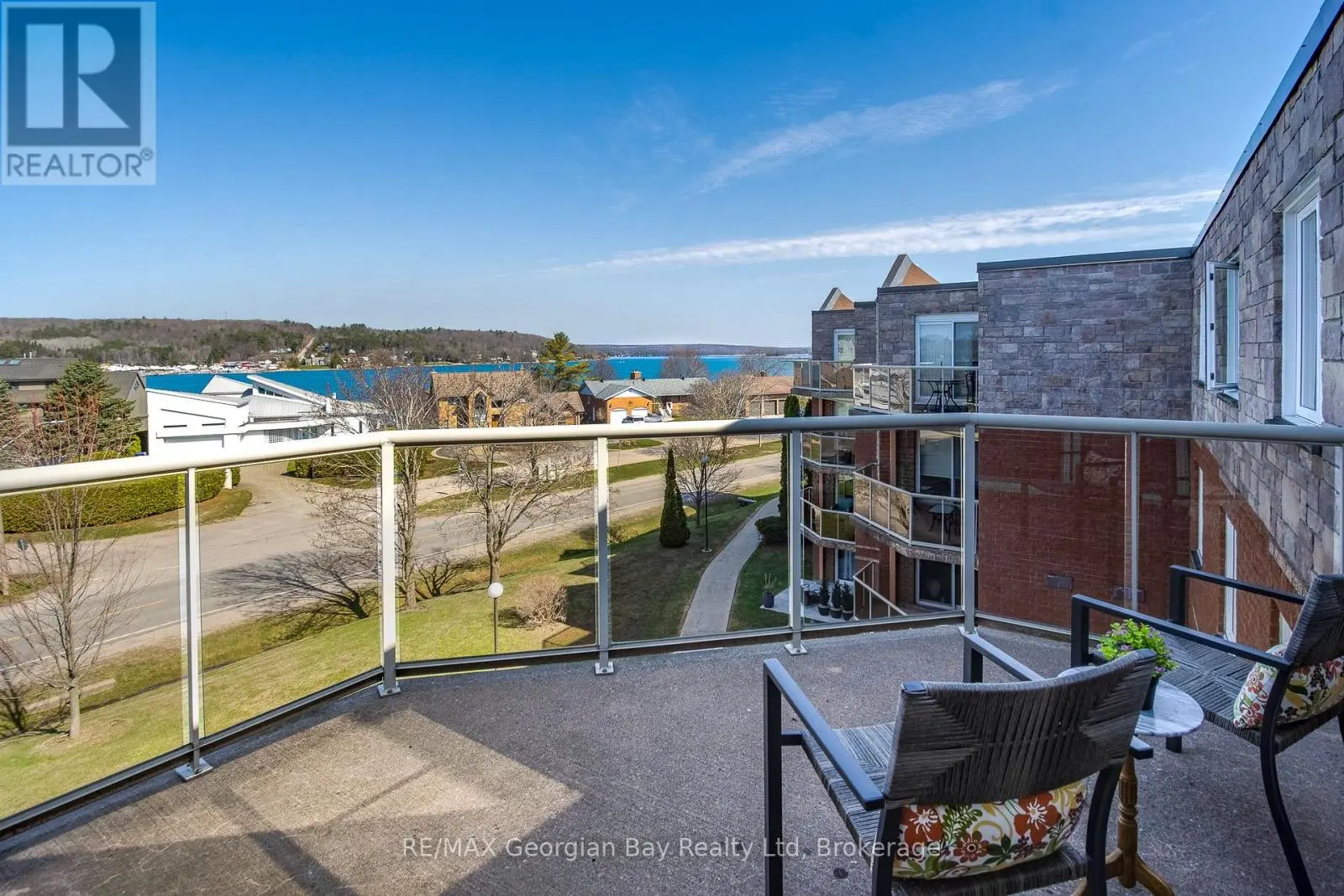 404 - 11 Beck Boulevard, Penetanguishene