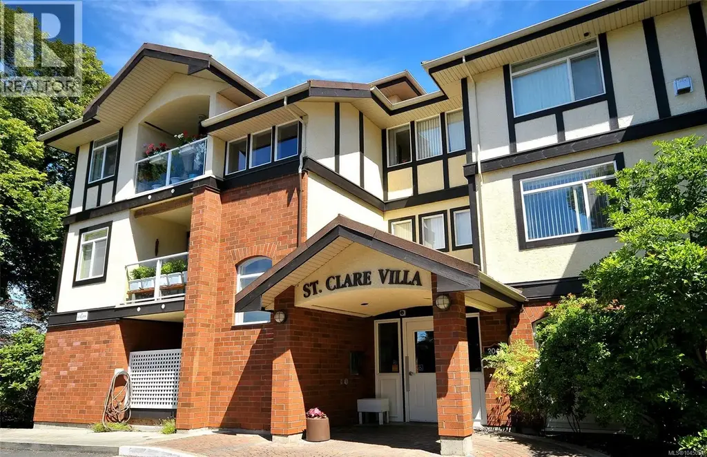 204 2045 Carrick St, Oak Bay