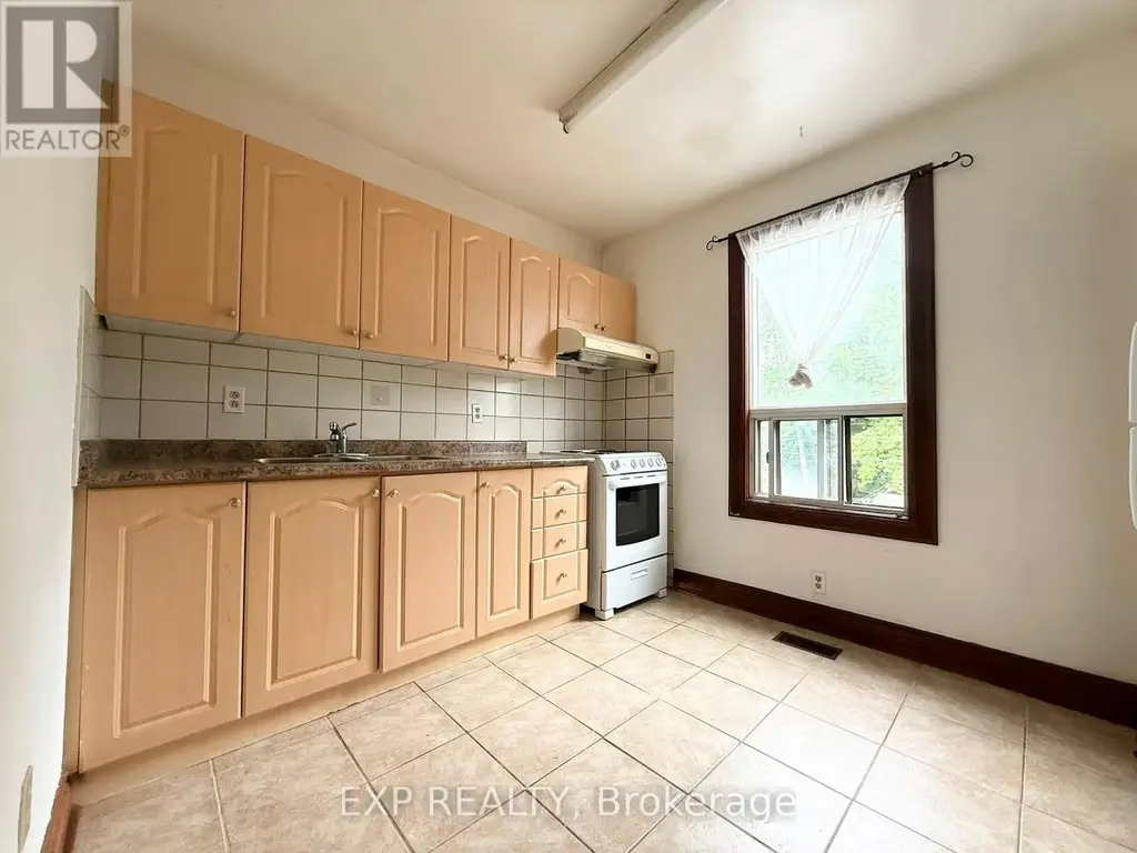 2nd Fl - 759 Gerrard Street E, Toronto (South Riverdale)