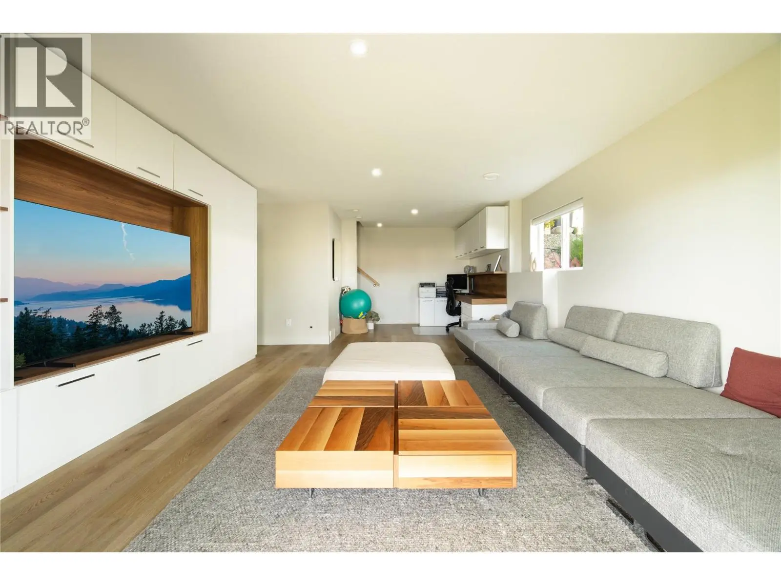 13411 Apex Lane. Lake Country, British Columbia