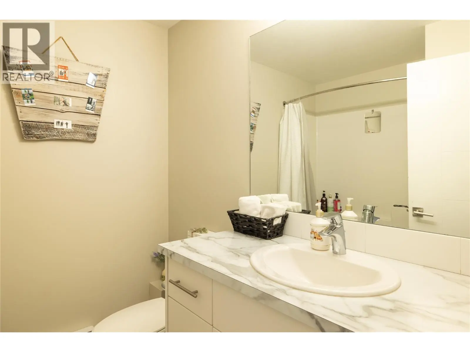 13411 Apex Lane. Lake Country, British Columbia