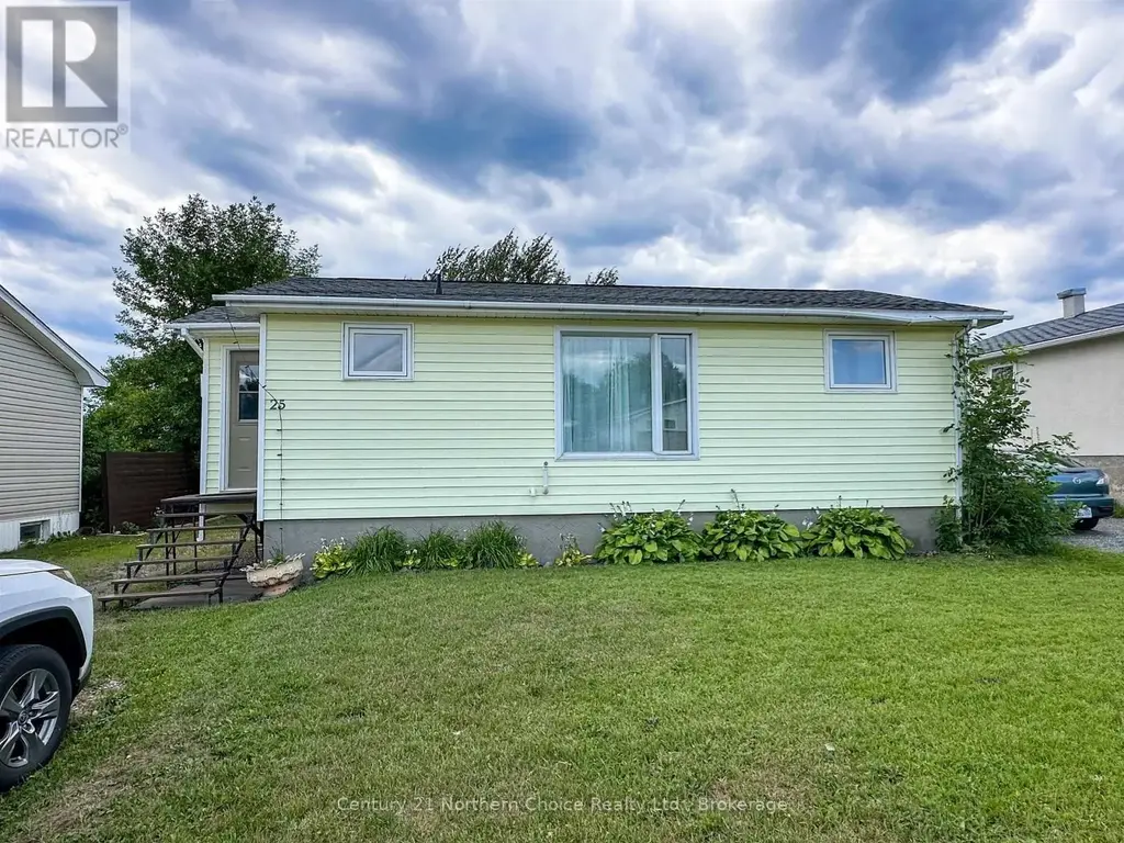 25 Sixth Street, Red Lake