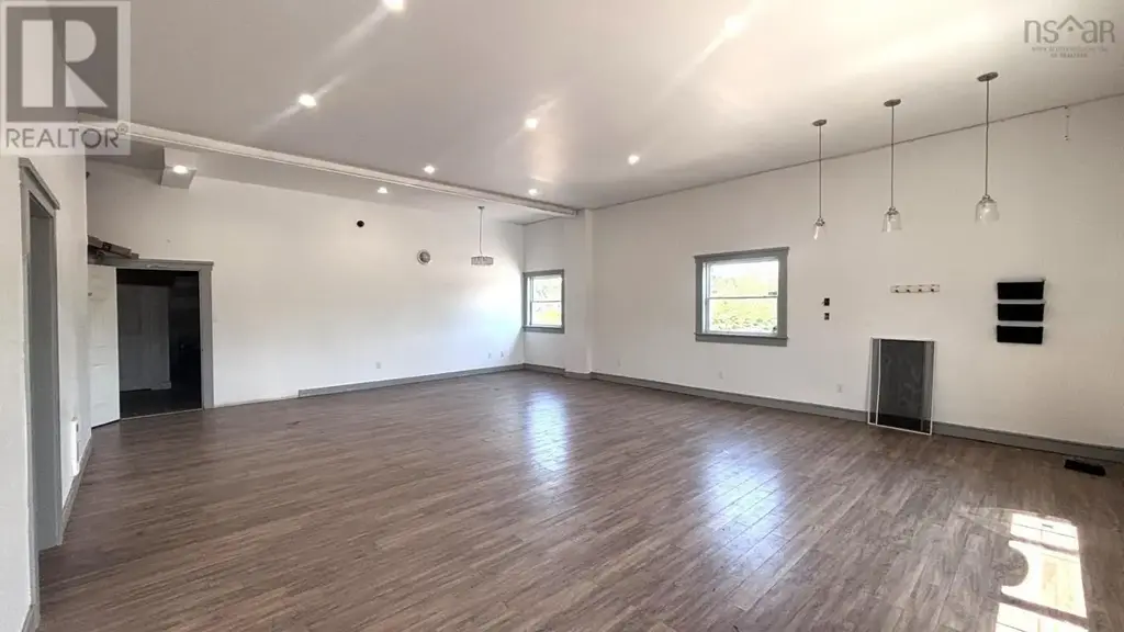 9701 Commercial Street, New Minas