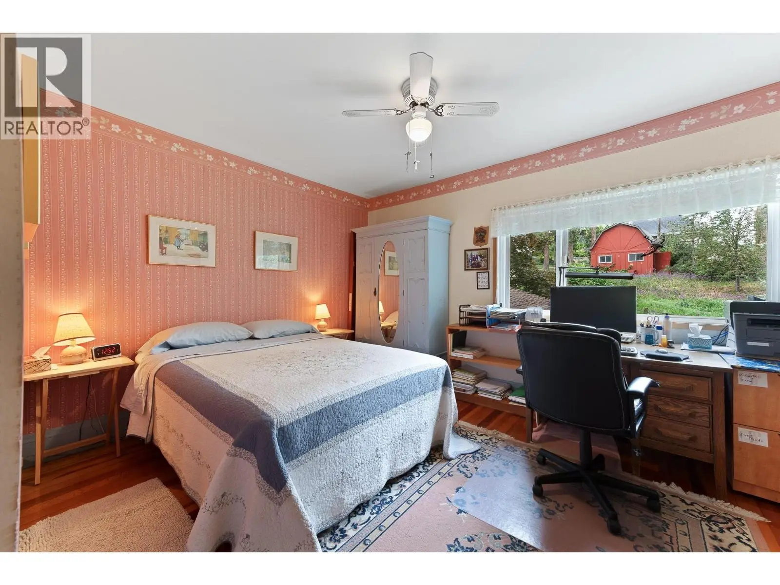 4852-4858 Lakeshore Road. Kelowna, British Columbia