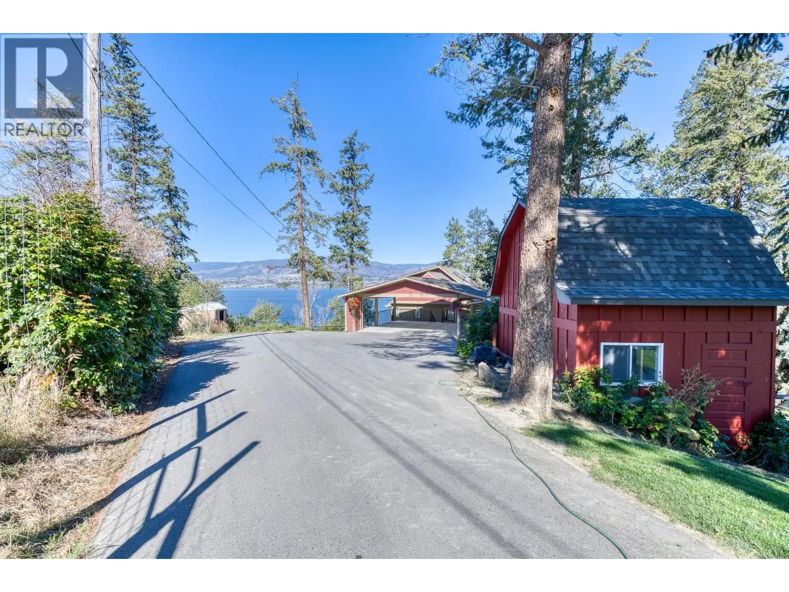 4852-4858 Lakeshore Road. Kelowna, British Columbia