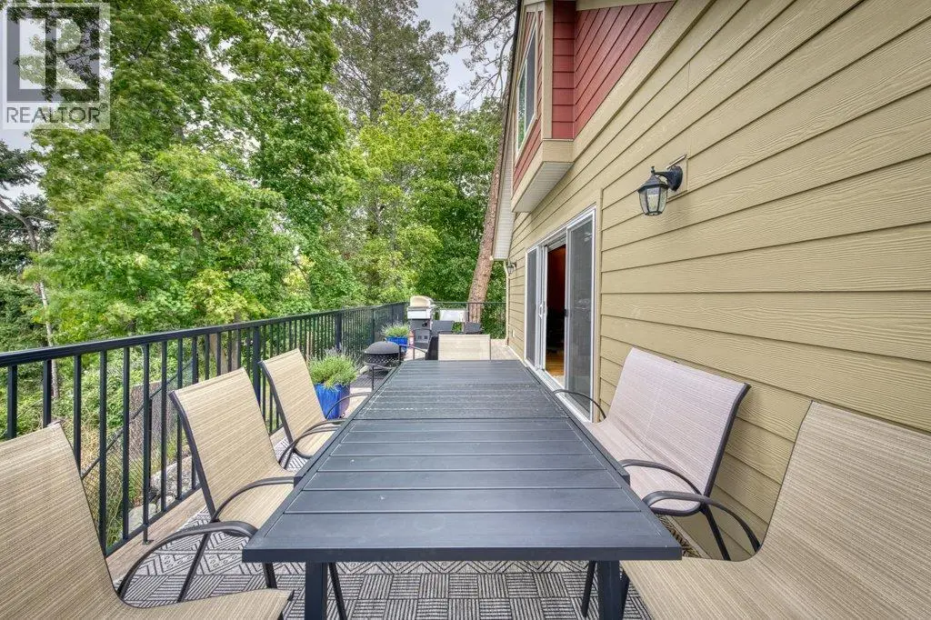4852-4858 Lakeshore Road. Kelowna, British Columbia