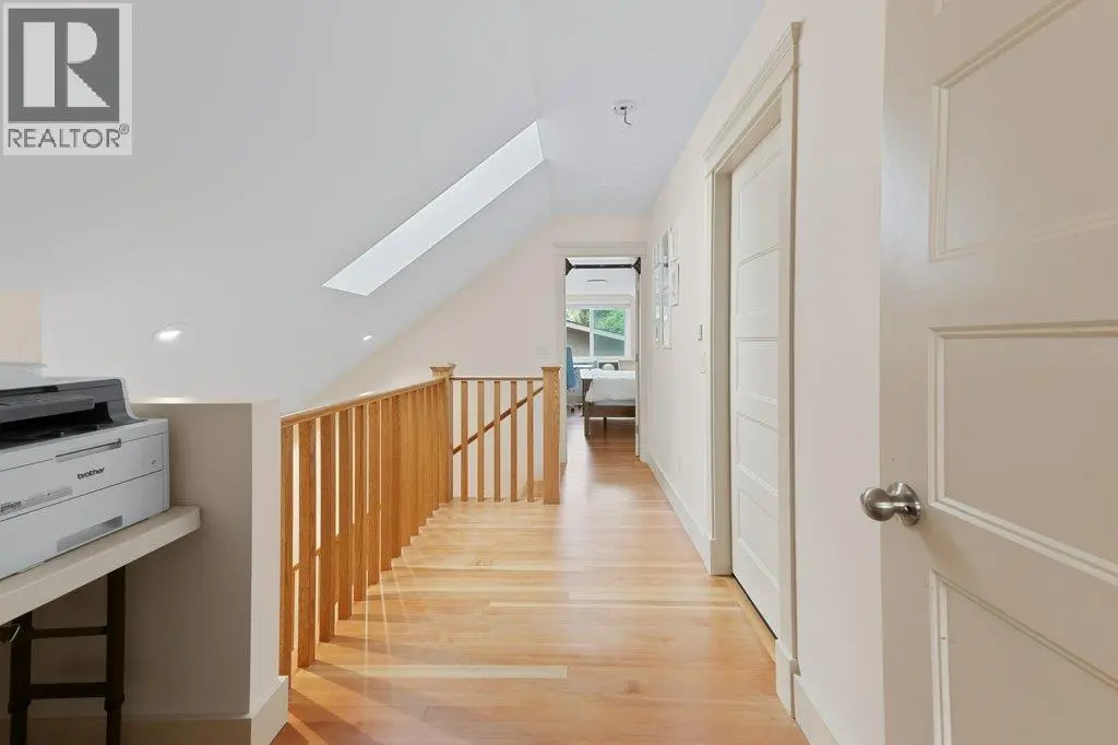 4852-4858 Lakeshore Road. Kelowna, British Columbia