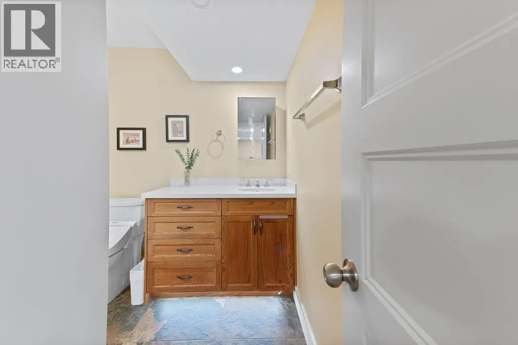 4852-4858 Lakeshore Road. Kelowna, British Columbia