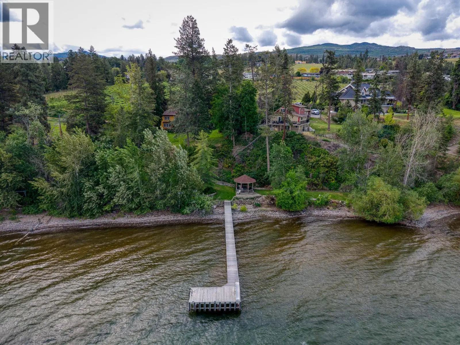 4852-4858 Lakeshore Road. Kelowna, British Columbia
