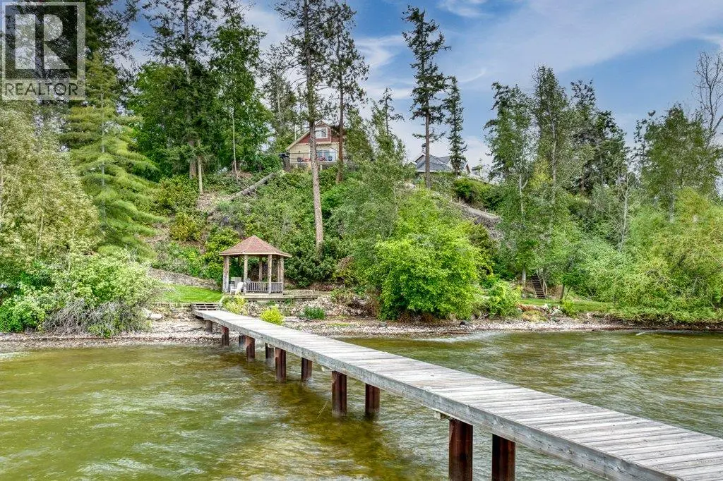 4852-4858 Lakeshore Road. Kelowna, British Columbia