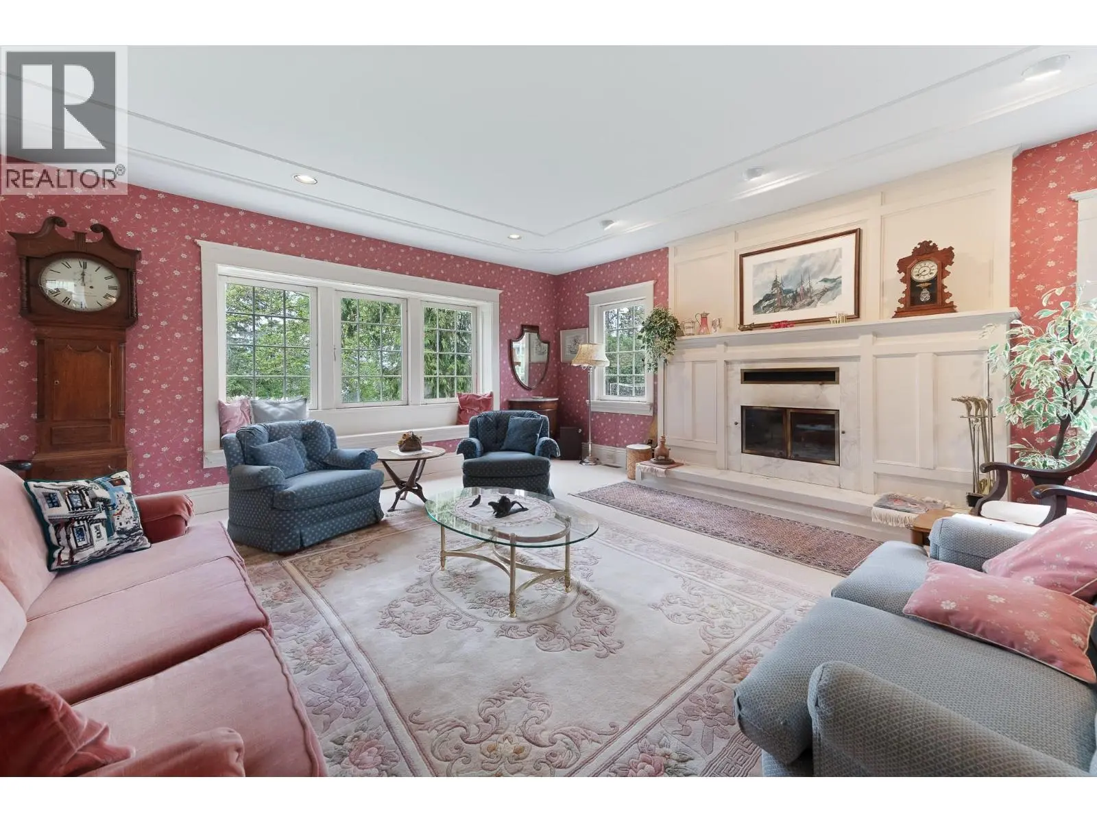 4852-4858 Lakeshore Road. Kelowna, British Columbia