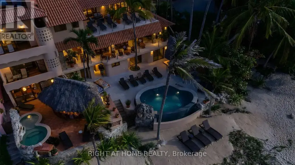 92 Avenida Del Palmar, Mexico
