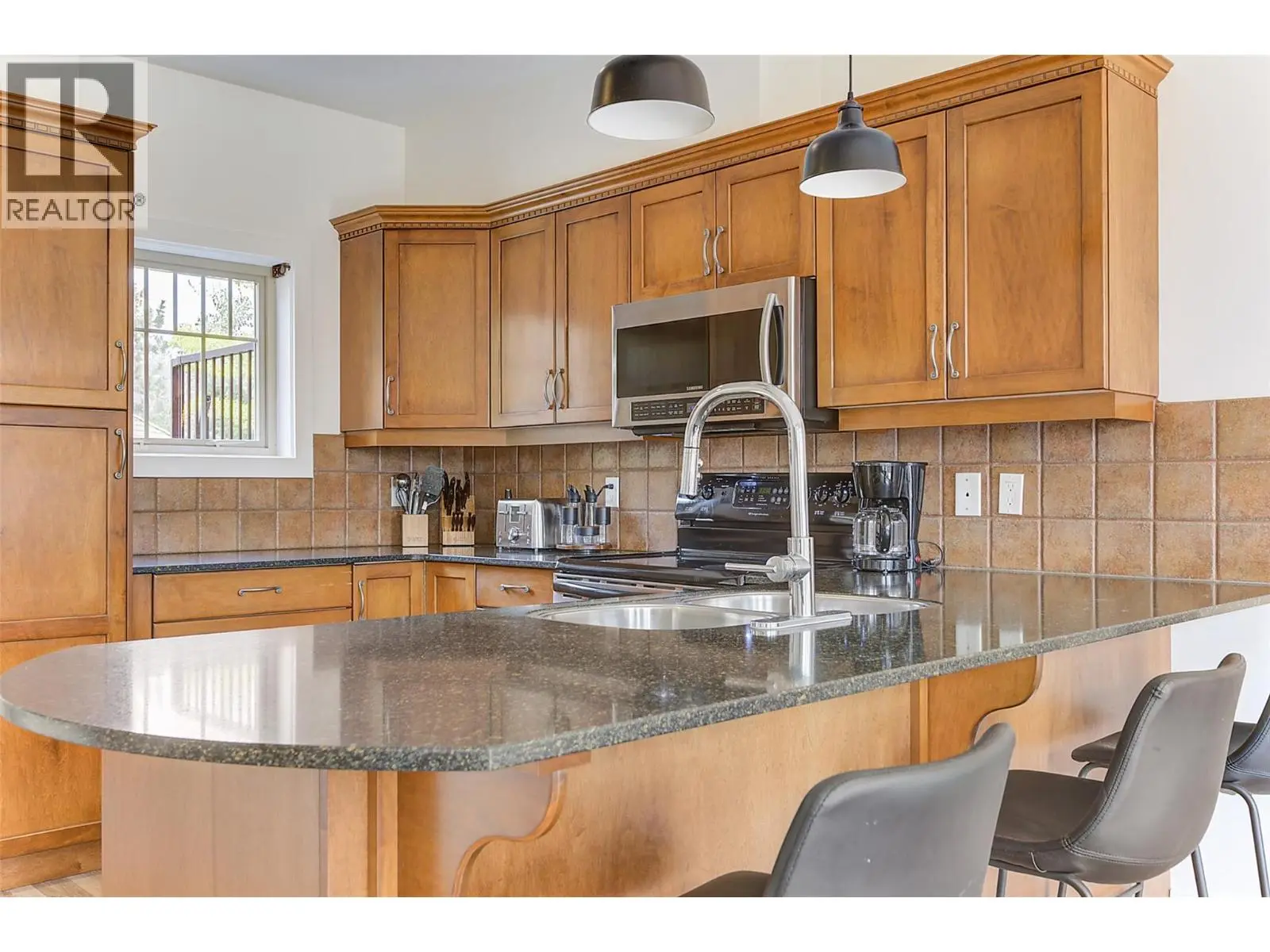 1795 Country Club Drive Unit# 204. Kelowna, British Columbia