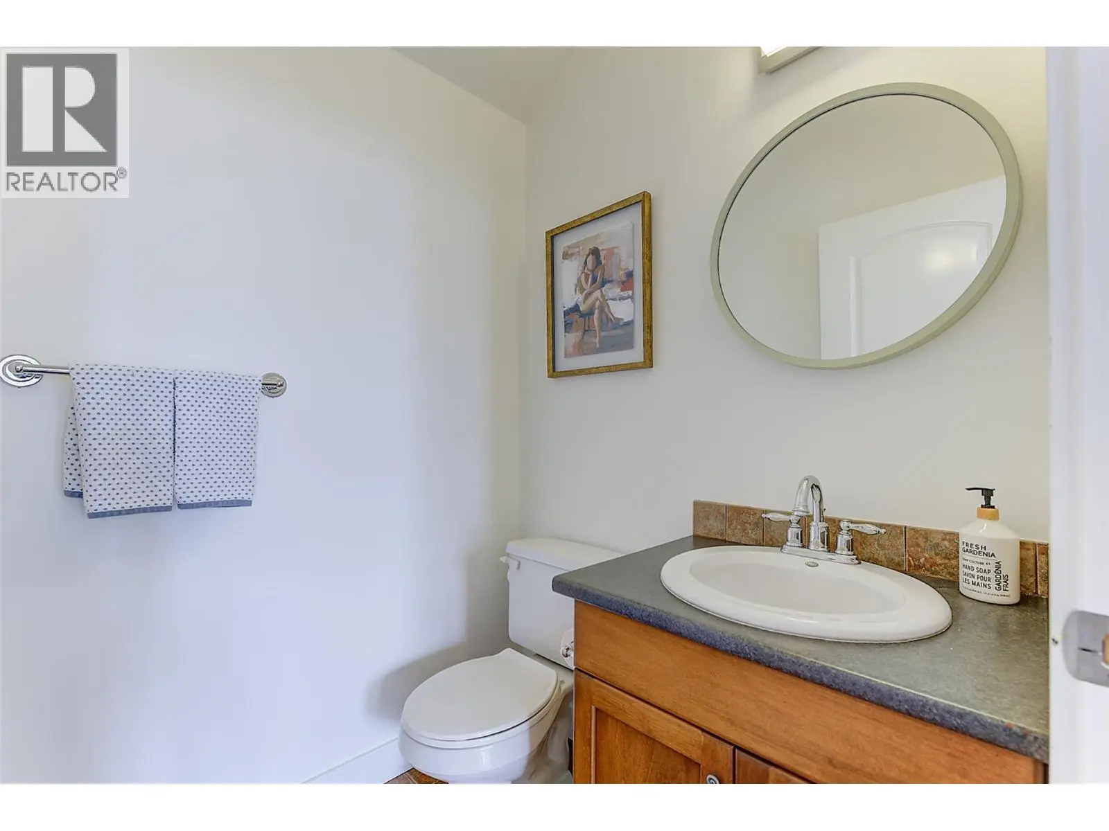 1795 Country Club Drive Unit# 204. Kelowna, British Columbia